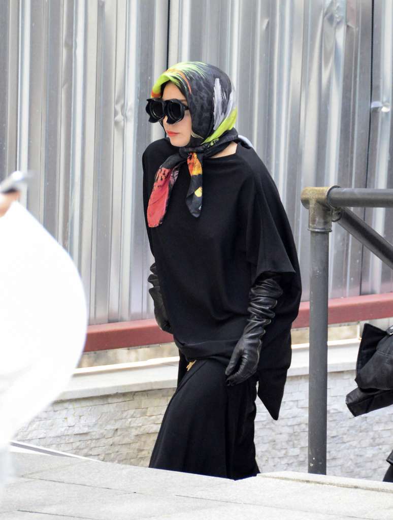 Lady Gaga se veste de muçulmana