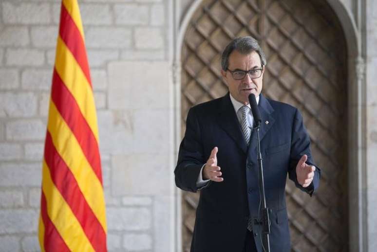 Líder da Catalunha afirmou que vai sancionar decreto para referendo em novembro