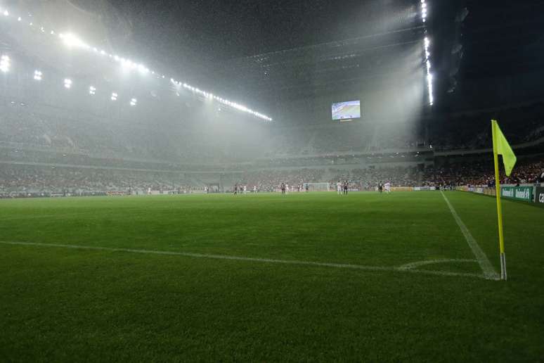 Arena da Baixada foi alvo de uma tempestade na noite deste sábado