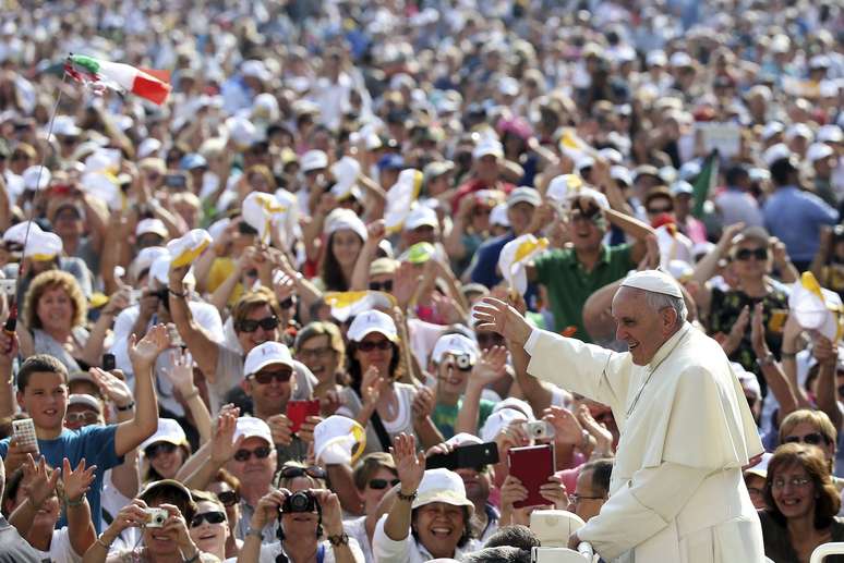 <p>Papa Francisco conduz sua audi&ecirc;ncia semanal na Pra&ccedil;a de S&atilde;o Pedro, no Vaticano, em&nbsp;10 de setembro</p><p>&nbsp;</p>