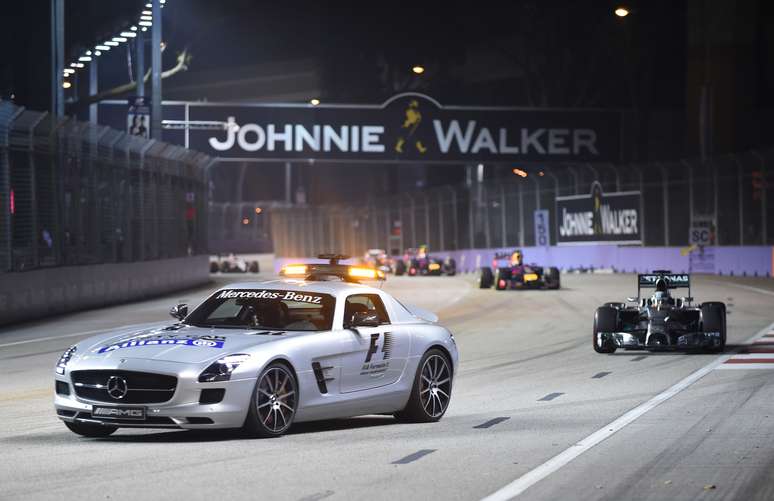 Safety car esteve em pista durante duas ocasi&otilde;es do GP de Cingapura