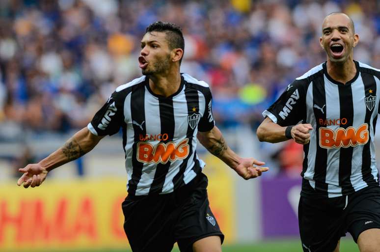 <p>Tardelli e Carlos foram os protagonistas do clássico mineiro</p>