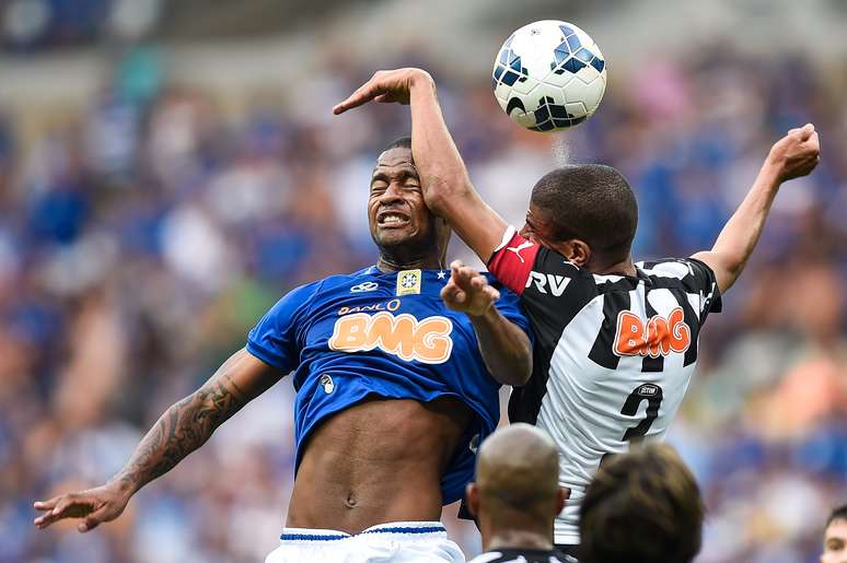 <p>Dedé se defende de vaias dos torcedores do Cruzeiro</p>