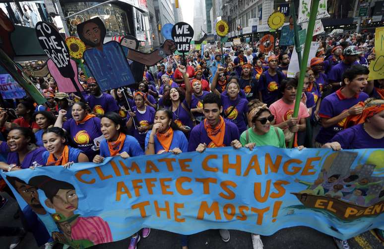 <p>Mais de 100 mil pessoas participaram da manifestação em Nova York</p>