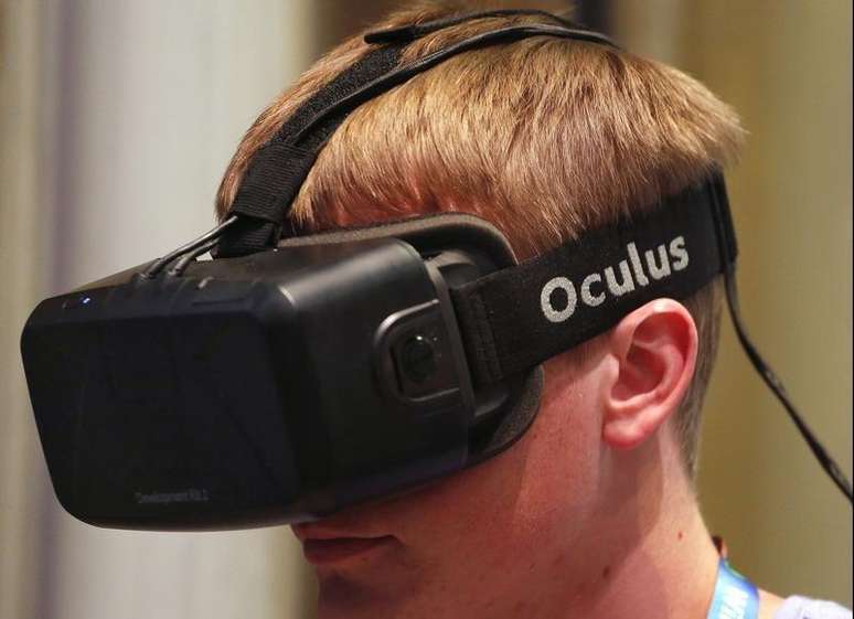 <p>Se entrar no setor, Apple deve disputar com a Oculus Rift e a Samsung, que possuem produtos do gênero</p>