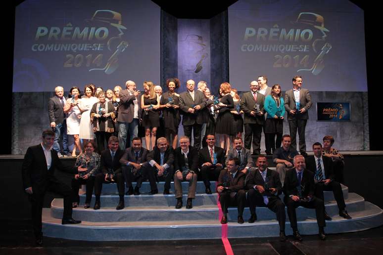 Pr&ecirc;mio Comunique-se homenageia imprensa em SP