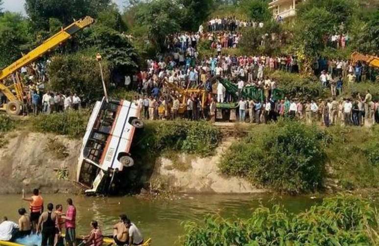 Acidente de ônibus deixou mais de 20 mortos nesta quarta-feira