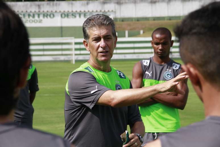 Ricardo Drubscky se recuperou de virose e vai comandar Goiás contra o Botafogo