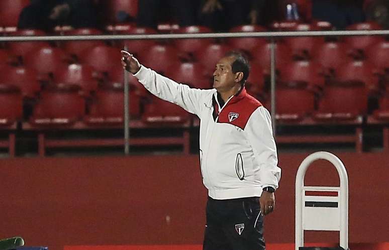 <p>Muricy Ramalho ficou fora do comando do São Paulo contra o Fluminense</p>