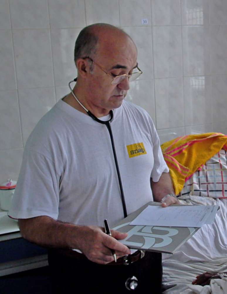 O religioso Manuel García Viejo, infectado pelo vírus ebola, morreu nesta quinta-feira em um hospital de Madri