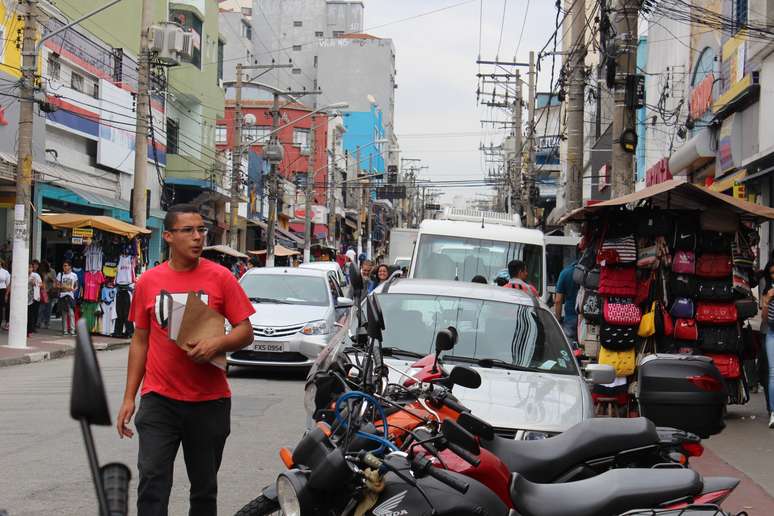 A Rua 12 de Outubro, onde o ambulante foi morto, &eacute; ponto de com&eacute;rcio popular na Lapa, zona oeste de SP