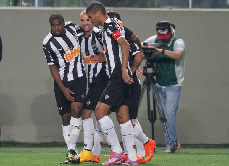 <p>Atlético-MG conseguiu gol no início para se tranquilizar e conseguir vitória contra o Santos.</p>