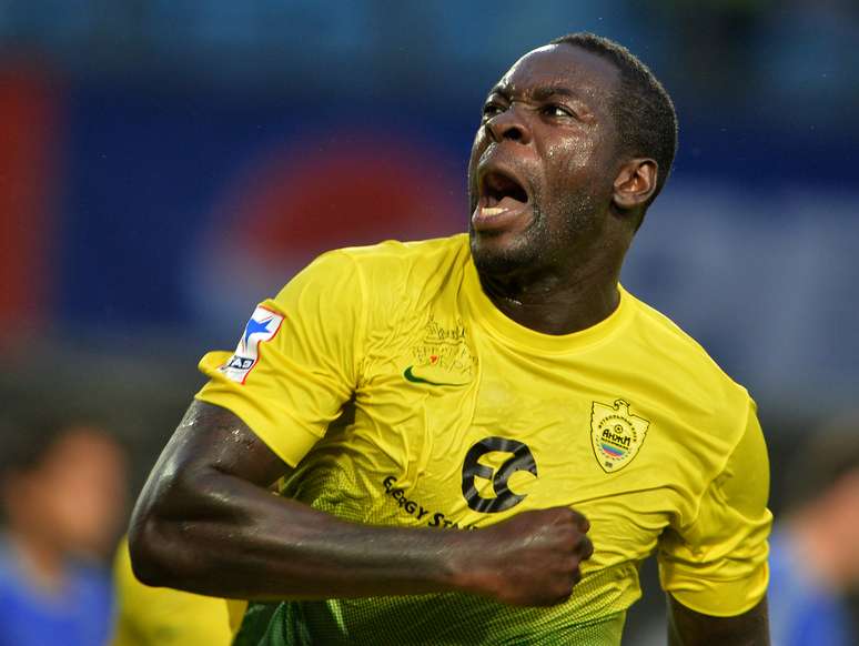 Christopher Samba, na foto em ação na última temporada pelo Anzhi, sofreu racismo na Rússia