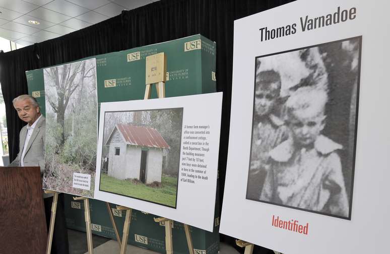 <p>Glenn Varnadoe, sobrinho de Thomas Varnadoe, fala à imprensa durante uma coletiva realizada em 25 de setembro, na Universidade de South Florida</p>