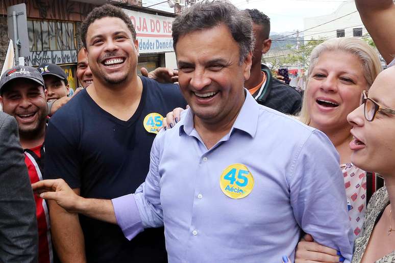 <p>Aécio Neves durante campanha à Presidência da República no primeiro turno.</p>