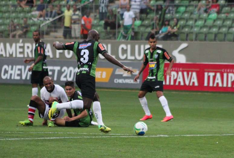 América-MG segue na lanterna