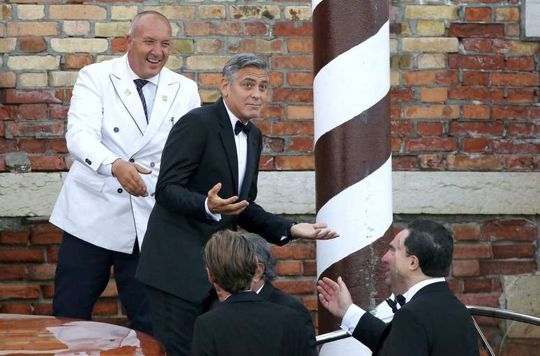 George Clooney segue de táxi aquático ao seu casamento