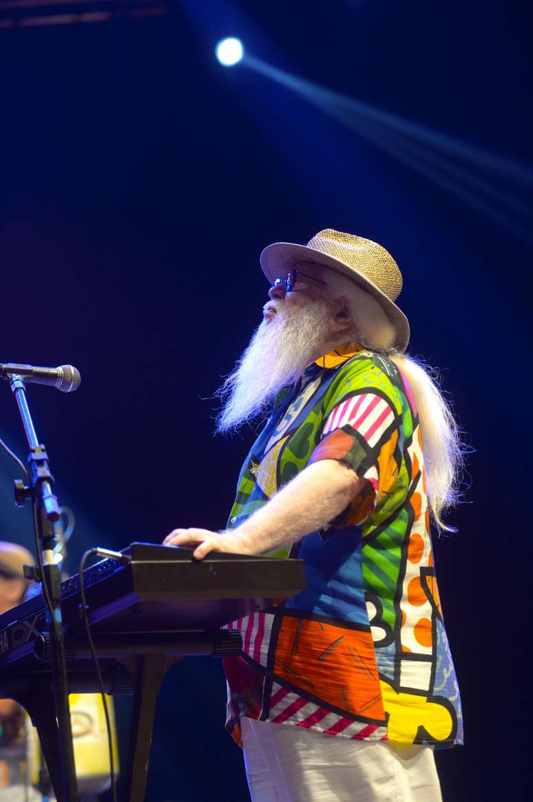 Escalandrum e Hermeto Pascoal se apresentaram nesta sexta-feira (25) no Centro Cultural Oscar Niemeyer, em Goiânia, no Figo 2014