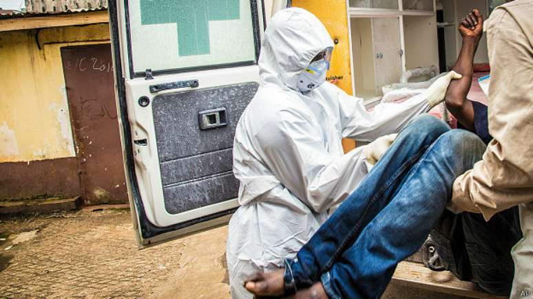 Quase 3 mil pessoas já morreram na África com o recente surto do vírus 