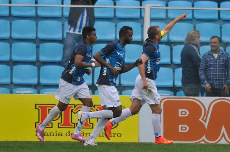 Marquinhos abriu o placar para o Ava&iacute; em vit&oacute;ria na Ressacada