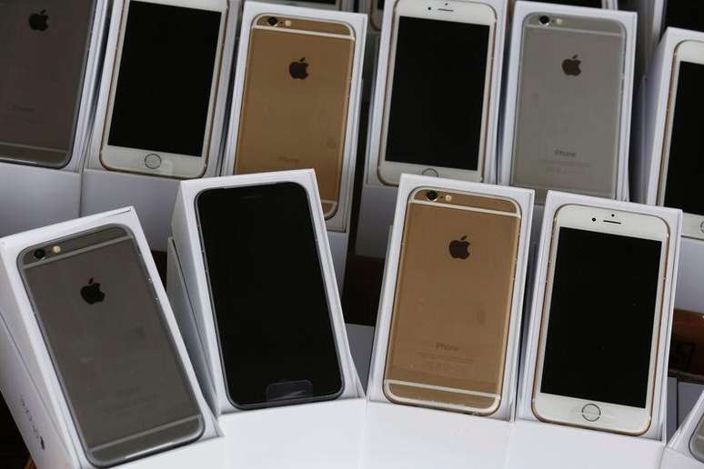 <p>O iPhone 6 será vendido a partir de 5.288 renminbis (aproximadamente R$ 2,1 mil) na versão de 16 GB</p>