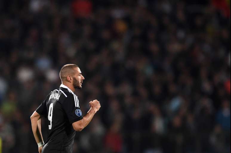 Benzema festeja vitória do Real Madrid