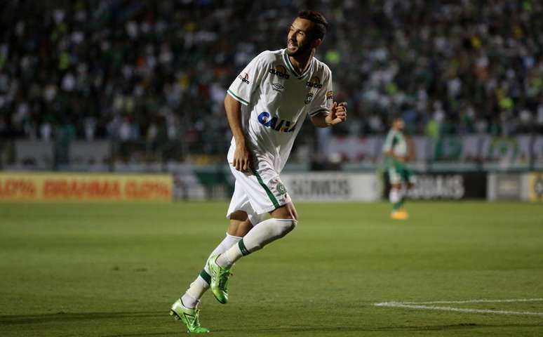 Leandro abriu o placar para a Chapecoense