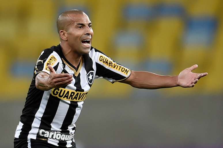 <p>Emerson foi um dos demitidos no Botafogo</p>