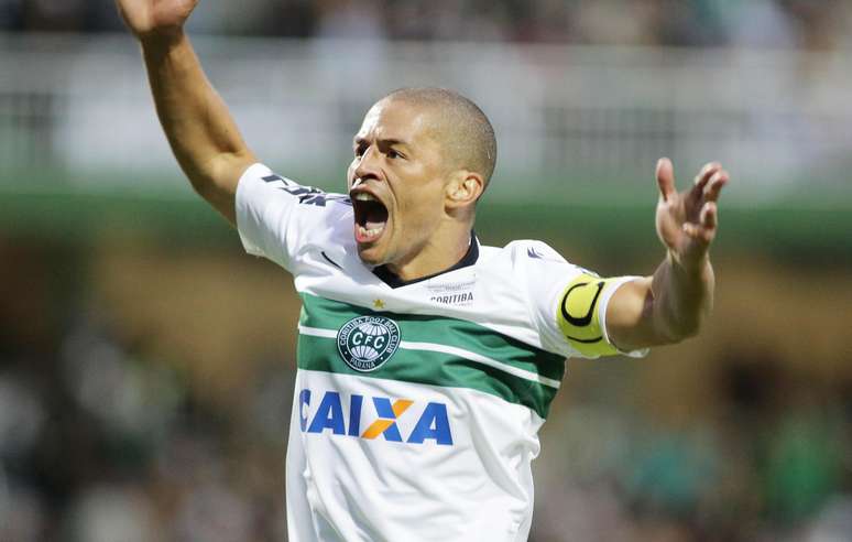 <p>Alex já fez 12 gols no Corinthians em sua carreira</p>
