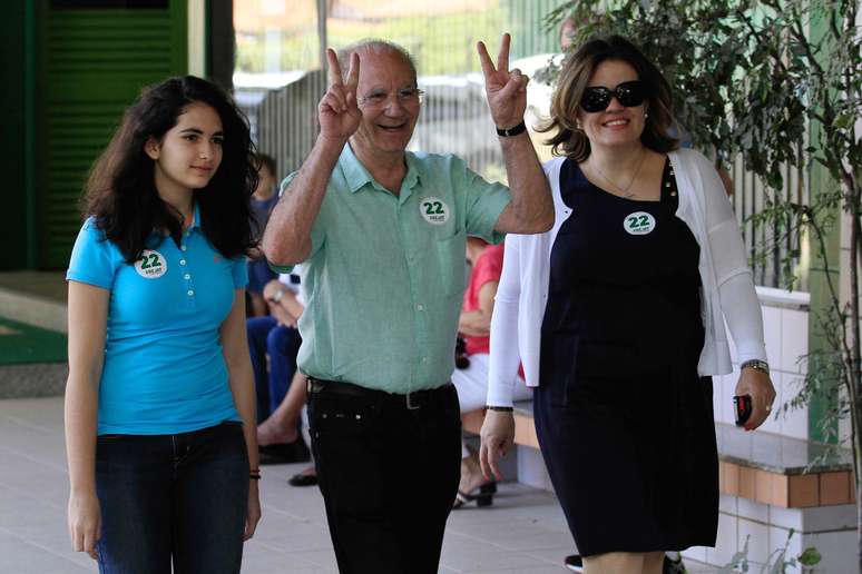 O candidato ao governo do Estado pelo PR, Jofran Frejat, votou acompanhado de familiares