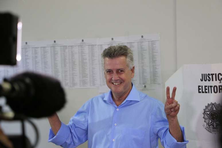 O candidato ao governo do Distrito Federal, Rodrigo Rollemberg, durante votação em Brasília 