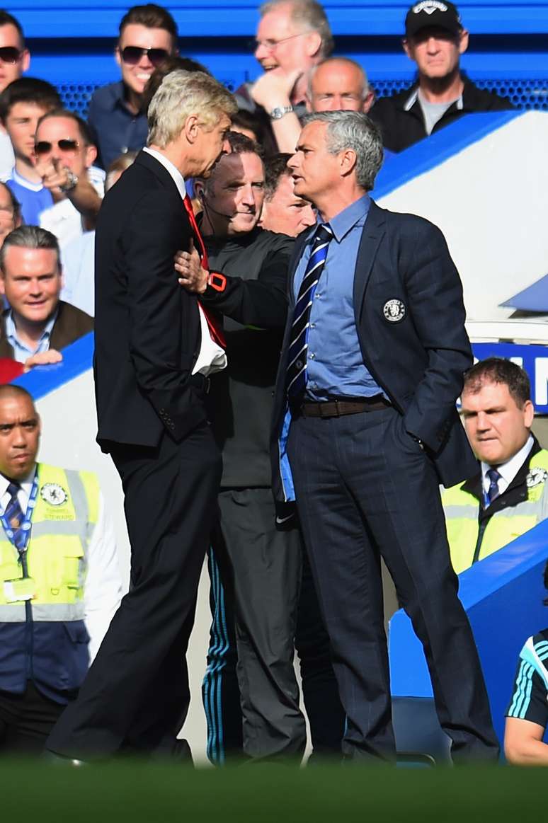 Desentendimentos entre Arsene Wenger e José Mourinho já é comum na Inglaterra