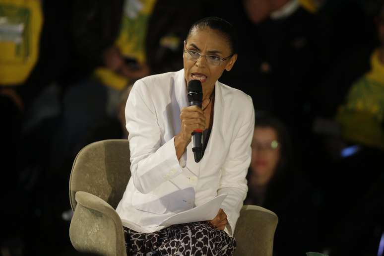 <p>De acordo com os assessores de Marina Silva (PSB), apoio a Aécio Neves (PSDB) depende da adoção de "exigências" pelo tucano como inclusão de políticas de sustentabilidade e educação integral</p>