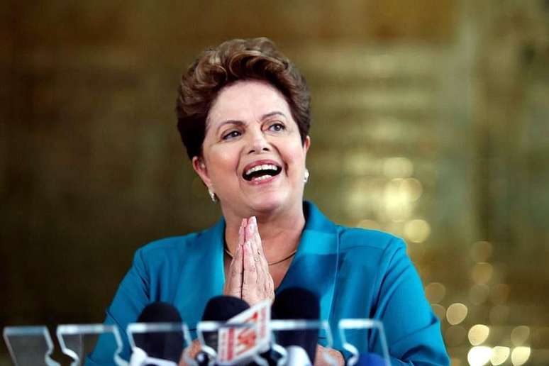 La presidenta de Brasil, Dilma Rousseff, logró ganar las elecciones en su país aunque no obtuvo la cantidad de votos necesarios para evitar una segunda ronda, en la cual enfrentará al candidato Aecio Neves.