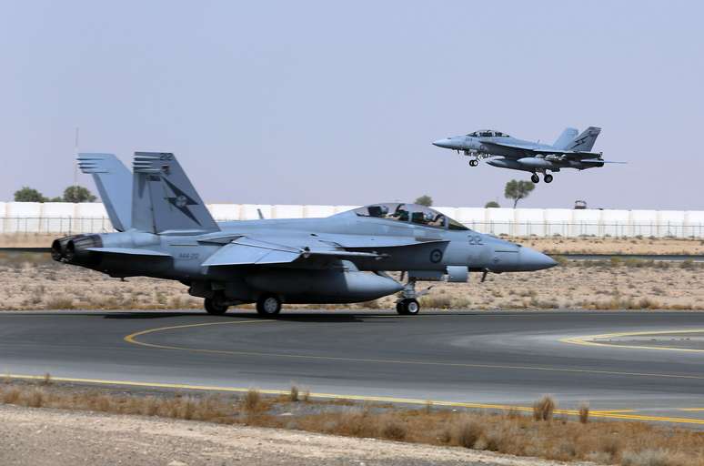 <p>O F/A-18F Super Hornet australiano (foto)&nbsp;lan&ccedil;ou duas bombas contra posi&ccedil;&otilde;es do Estado Isl&acirc;mico no Iraque</p>