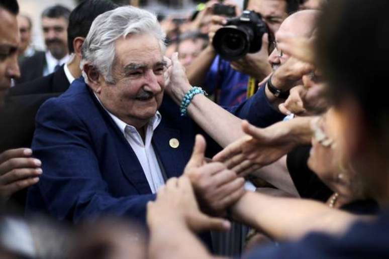 <p>José Mujica recebe 43 refugiados sírios</p>