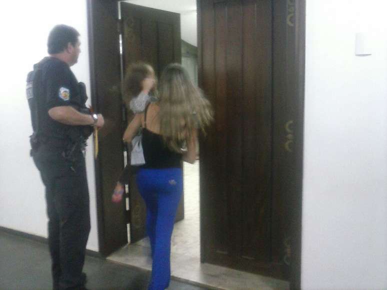 <p>A mãe da menina é acusada pelo MP de ter participado das torturas contra a filha</p>