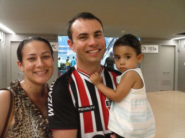 Bruno levou a filha Ana Luiza, para incentivar o gosto pelo futebol desde cedo