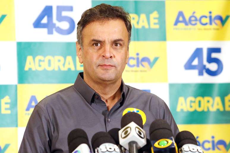 <p>Aécio disse que é "estarrecedor" a presidente se indignar com a divulgação do escândalo e não com o conteúdo das denúncias</p>