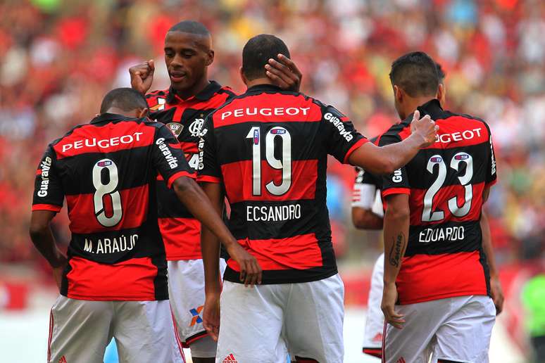 <p>Jogadores do Flamengo comemoram gol na vit&oacute;ria por 3 a 0 contra o Cruzeiro, no Maracan&atilde;.</p>