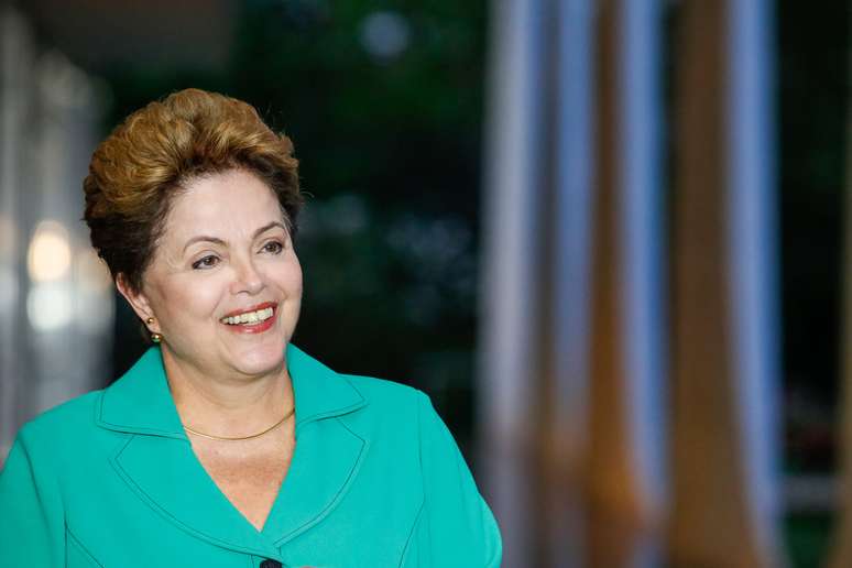<p>Dilma Rousseff considerou infeliz a compara&ccedil;&atilde;o entre Lula e A&eacute;cio feita por Marina Silva</p>