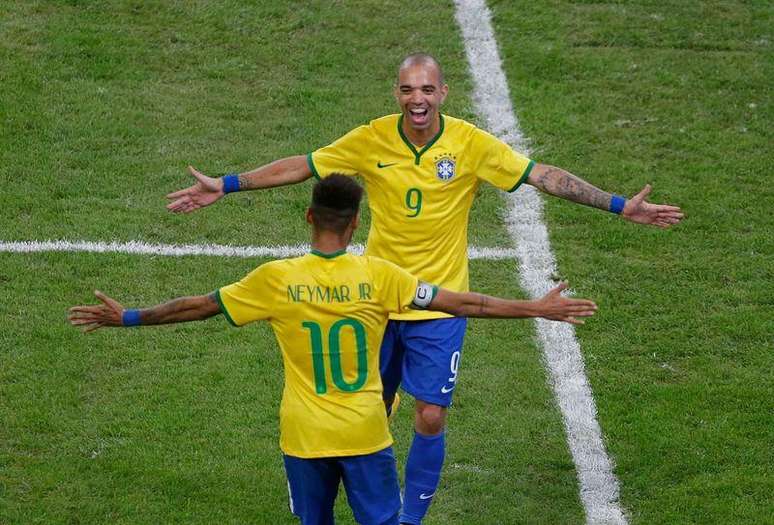 Diego Tardelli fez dois gols contra Argentina