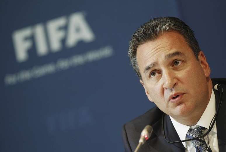 Michael Garcia, chefe das investigações sobre corrupção envolvendo os processos de escolha das sedes da Copa do Mundo em 2018 e 2022, durante coletiva de imprensa na sede da Fifa, em Zurique, Suíça. 27/07/2012.
