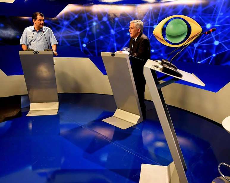 Eduardo Braga durante debate na TV Bandeirantes