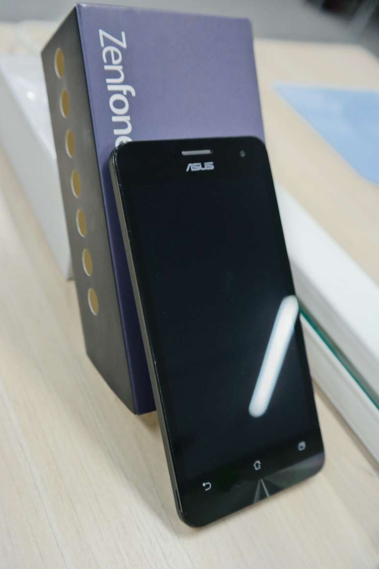 <p>Asus Zenfone 5</p>