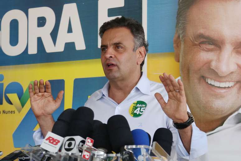 O candidato à Presidência da República pela Coligação Muda Brasil, Aécio Neves, concede entrevista coletiva à imprensa, nesta quinta-feira (16), em São Paulo (SP). Aécio criticou a campanha de Dilma e os ataques no horário eleitoral