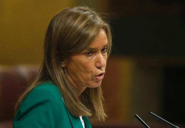 <p>Ministra da Sa&uacute;de espanhola, Ana Mato, fala sobre crise do Ebola no Parlamento nesta quarta-feira</p>