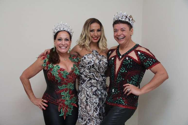 Susana Vieira e David Brazil foram as grandes estrelas de uma festa realizada pela Acad&ecirc;micos do Grande Rio, na madrugada deste s&aacute;bado (18), no Rio de Janeiro. A atriz e o promoter foram coroados como reis de bateria da escola. Aos 72, Susana mostrou disposi&ccedil;&atilde;o e rebolou at&eacute; o ch&atilde;o durante a apresenta&ccedil;&atilde;o da funkeira Valesca Popozuda