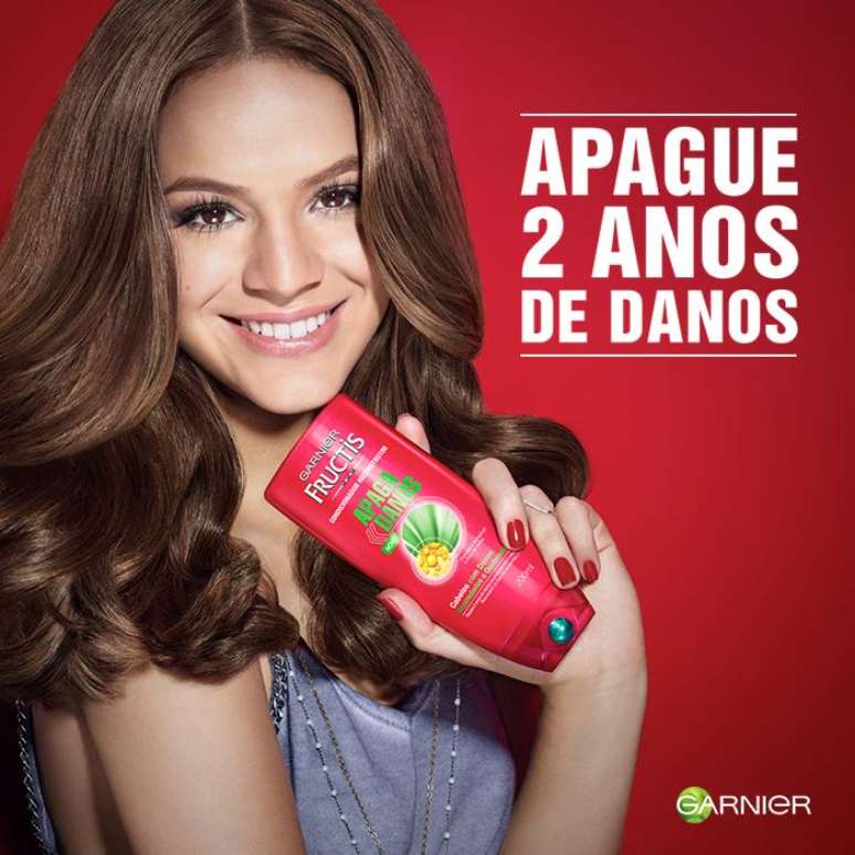 <p>Internautas questionaram a pose de Bruna Marquezine em an&uacute;ncio de shampoo, com bra&ccedil;os desproporcionais; cabelo impec&aacute;vel tamb&eacute;m foi criticado</p>