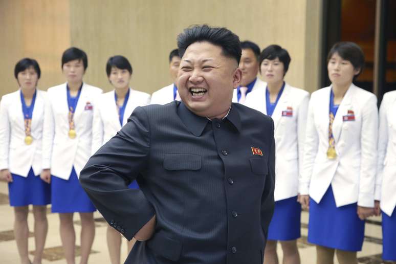 <p>Kim Jong-Un homenageia&nbsp;os atletas que competiram nos &uacute;ltimos Jogos Asi&aacute;ticos</p>